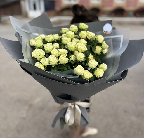 Букет Белые кустовые розы Солинеро в Едрово