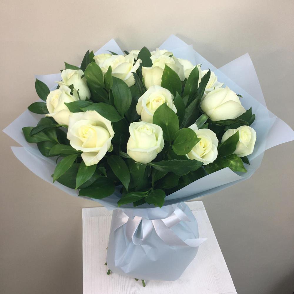 Букет 15 Белых роз Проуд в Едрово