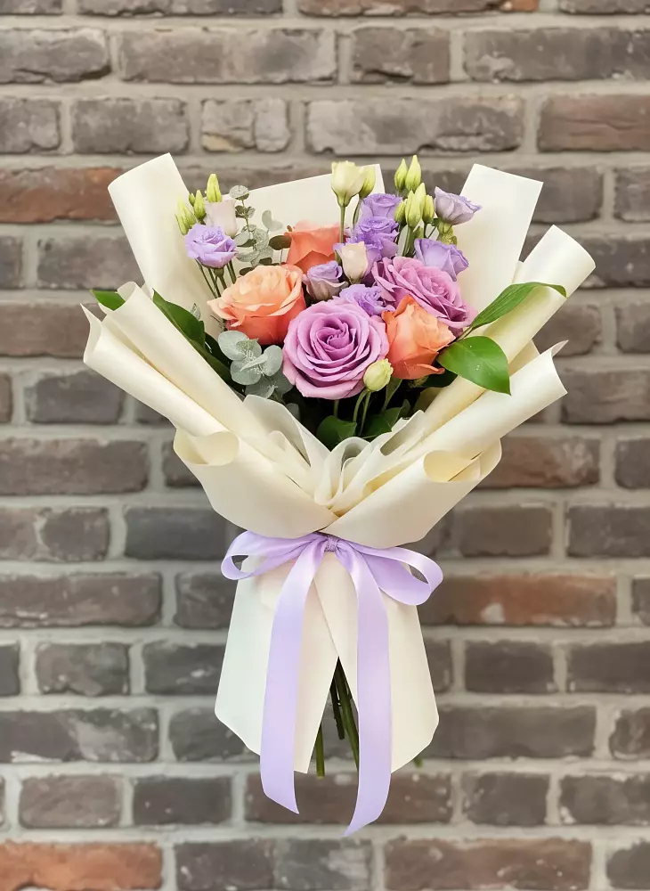 Букет цветов из: Лизиантусы и Розы в Едрово