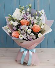 Букет цветов из:  Лизиантусы, Розы, Альстромерии и Гипсофила в Едрово