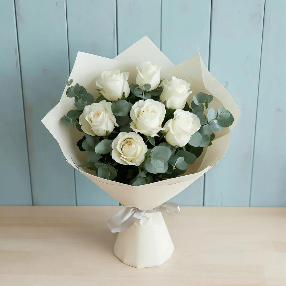 Букет Белые розы в Эвкалипте в Едрово