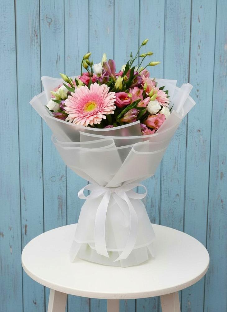 Букет цветов из: Герберы, Альстромерии и Лизиантусы в Едрово