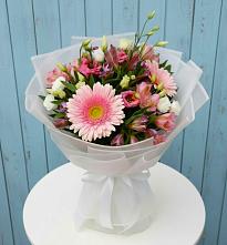 Букет цветов из:  Герберы, Альстромерии и Лизиантусы #REPLACE_PRED# Едрово