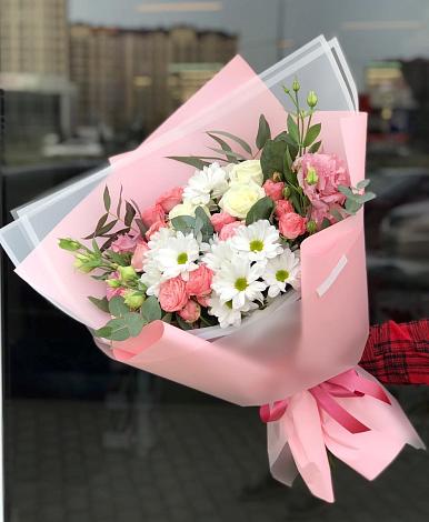 Букет цветов из: Розы, Лизиантусы и Хризантемы в Едрово
