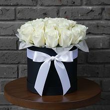 Цветочная композиция из Розы в шляпной коробке в Едрово